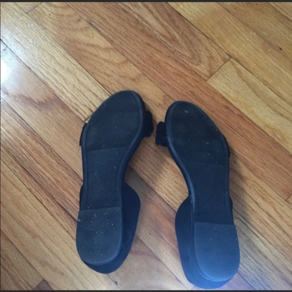 Excellent Condition Old Navy Black Shoes - Picture 4 of 5